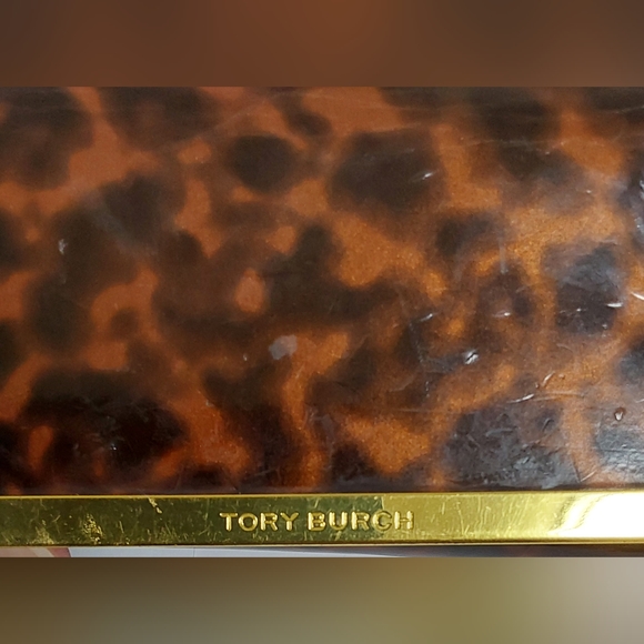 Tory Burch Sunglasses case - Picture 4 of 4
